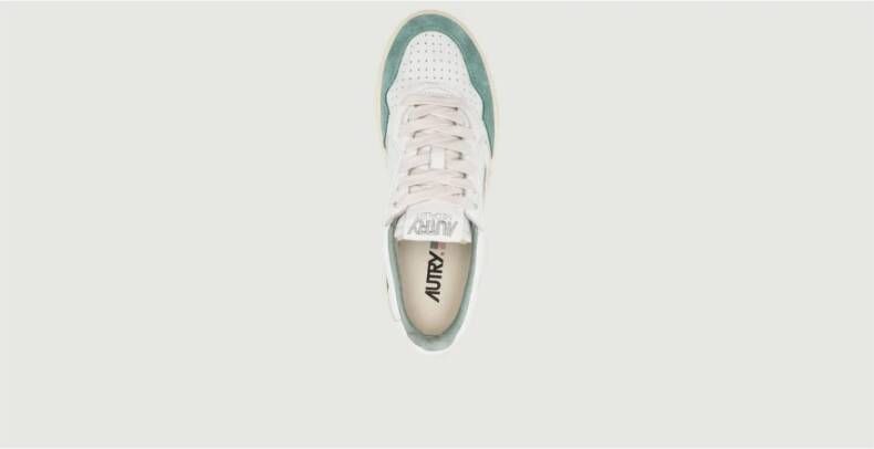 Autry Medalist Lage Sneakers Wit en Militair Groen White Dames