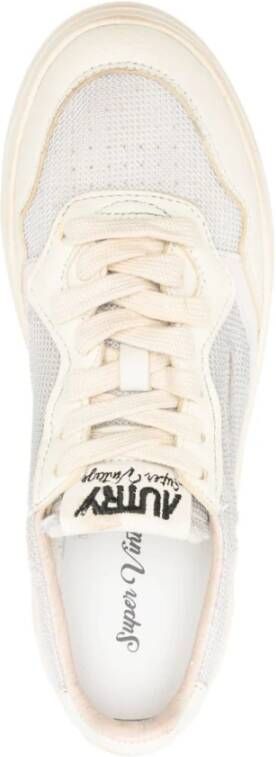 Autry Medalist Low Super Vintage Sneakers