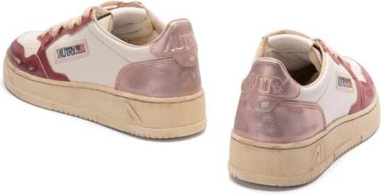 Autry Rode Veterschoenen met Geperforeerde Details Red Dames