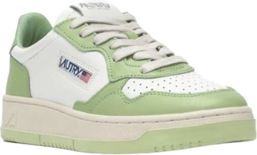 Autry Groene Sneakers Verhoog je sneakerstijl met groene schoenen voor vrouwen Groen Dames