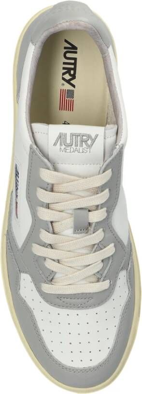 Autry Sneakers Medalist laag