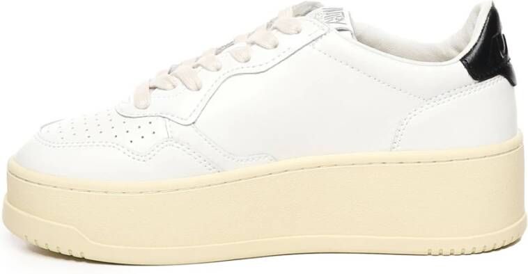 Autry Sneakers met Microgaten en Borduursel White Dames