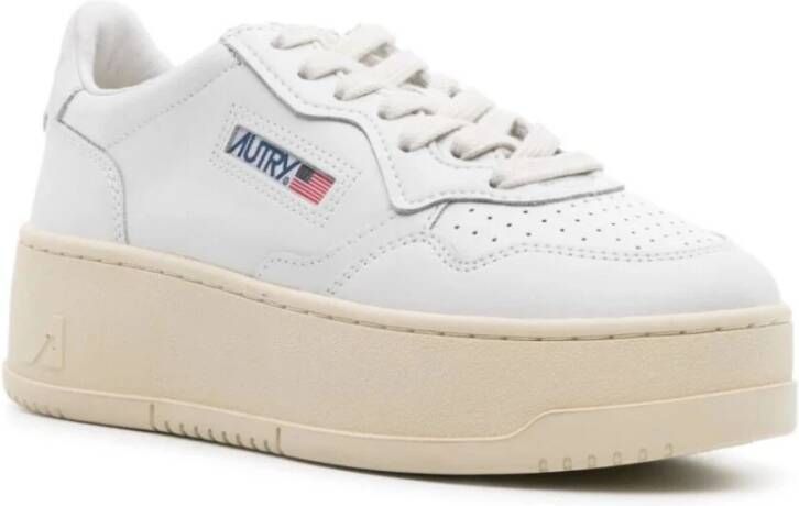 Autry Platform Sneakers in Koeienhuid Leer White Dames