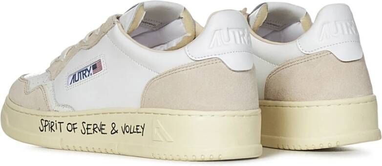 Autry Witte leren sneakers met geperforeerde neus Multicolor Heren