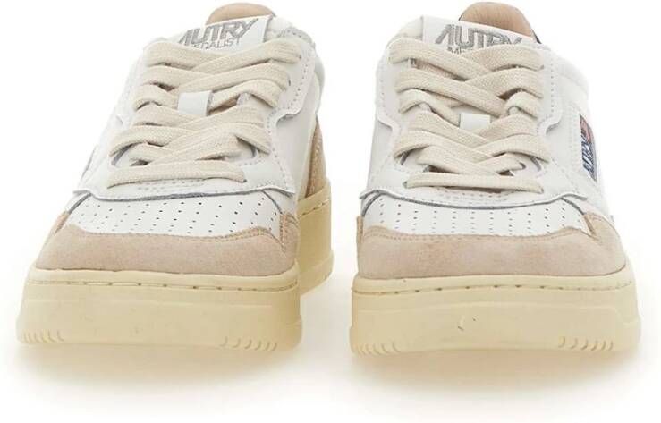 Autry Stijlvolle Sneakers voor Dagelijks Gebruik Beige Dames