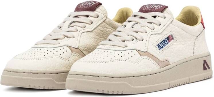 Autry Vintage-geïnspireerde leren sneaker in Rose Sand White Dames