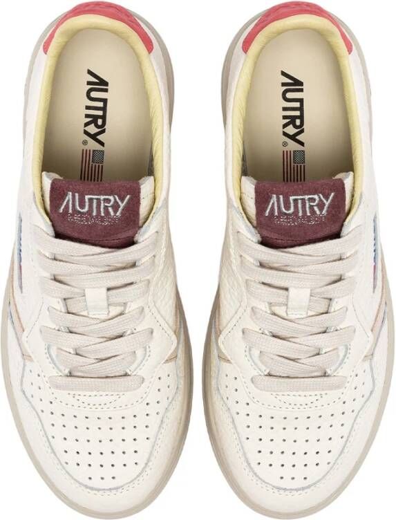 Autry Vintage-geïnspireerde leren sneaker in Rose Sand White Dames