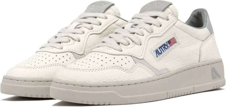 Autry Vintage-geïnspireerde leren sneaker in zilver wit White Dames