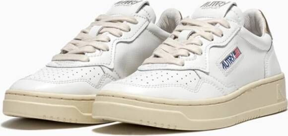 Autry Vintage Medalist Low Leather Sneakers