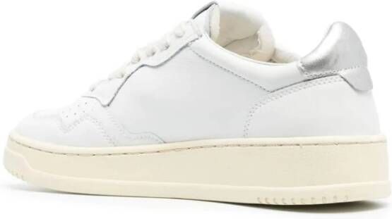 Autry Witte geperforeerde lage sneakers Wit Dames