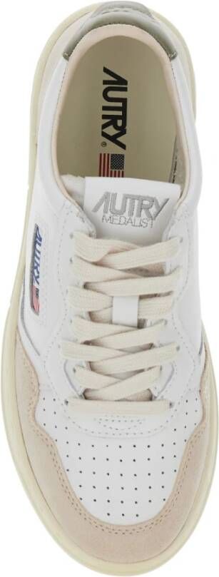 Autry Witte lage sneakers met logopatch White Dames