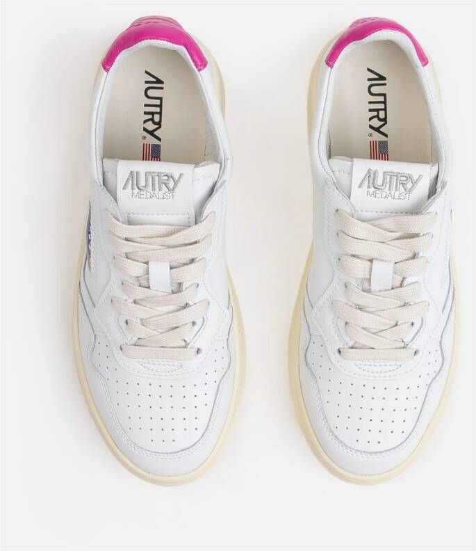 Autry Witte Lage Sneakers van Leer met Roze Hiel Detail Wit Dames