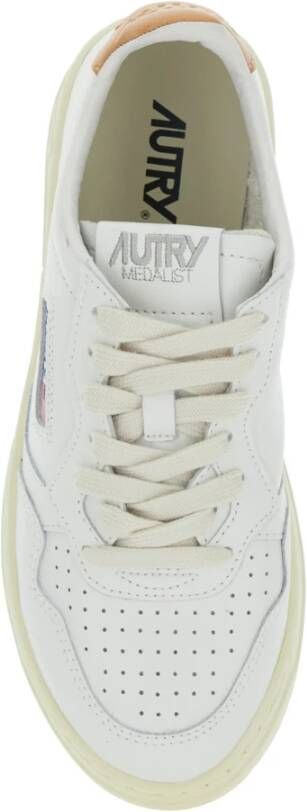 Autry Witte Leren Lage Sneakers met Logo Patch White Dames