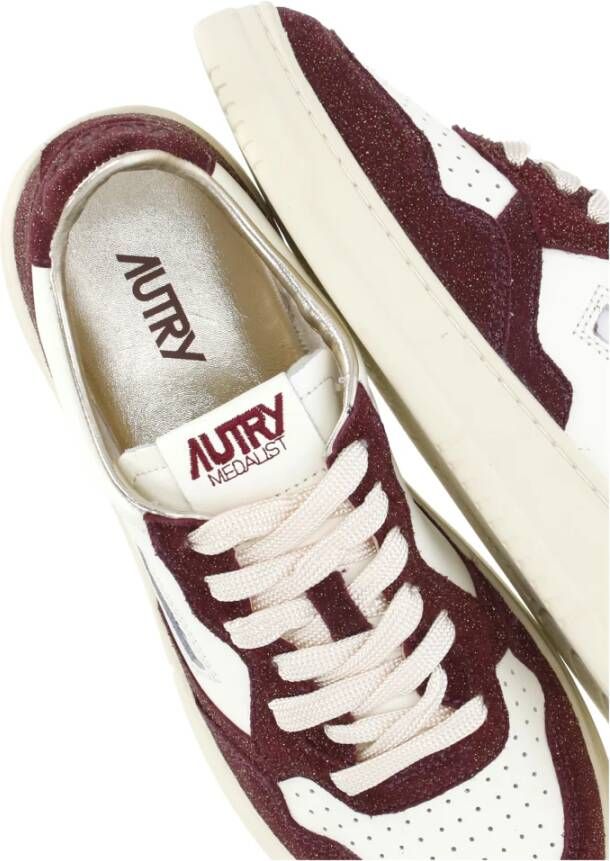 Autry Witte Leren Sneakers met Contrasterende Details