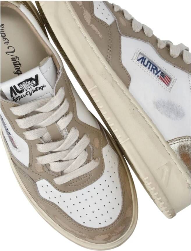 Autry Witte Leren Sneakers met Contrasterende Details White Dames