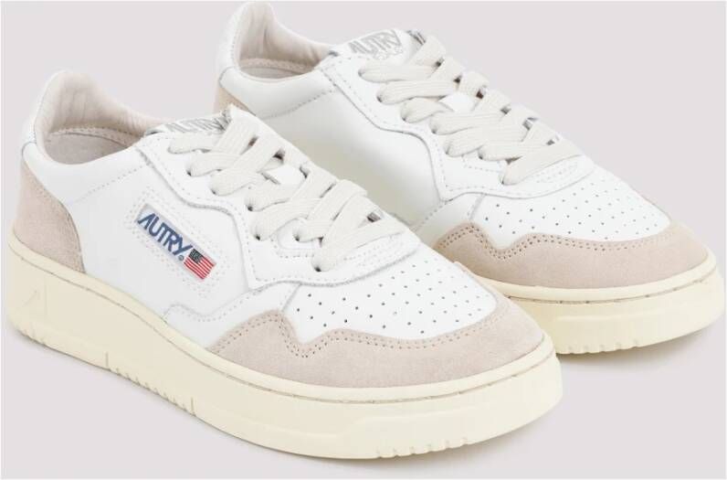 Autry Witte Leren Sneakers Met Geperforeerde Neus White Dames