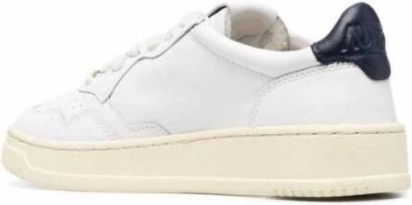 Autry Witte Leren Sneakers met Geperforeerde Voorkant White Dames