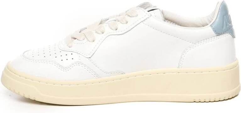 Autry Witte Leren Sneakers met Microgaten Beige Dames