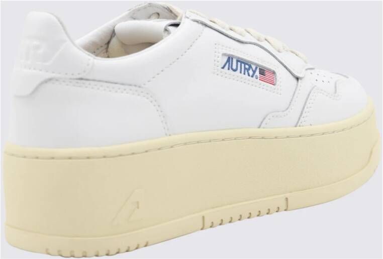 Autry Witte Leren Sneakers met Oversized Zool