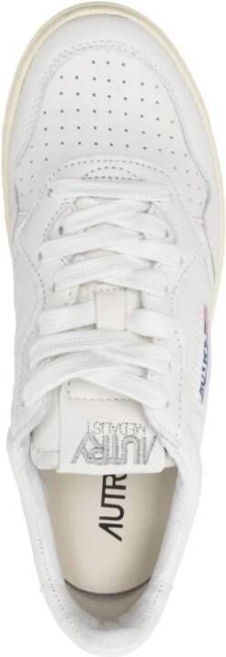 Autry Witte Medalist Sneakers Logo Patch White Dames