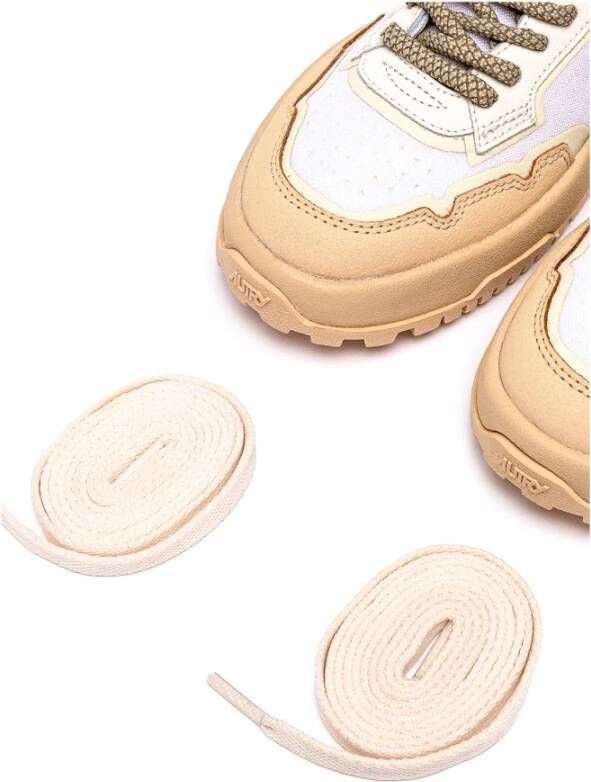 Autry Witte platte schoenen WildPace Low
