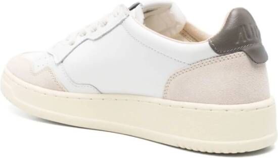 Autry Witte Sneakers Laag-Top Design Comfortabele Pasvorm