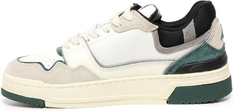 Autry Witte Sneakers met Geperforeerde Neus