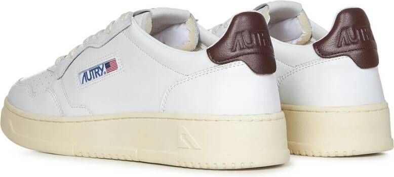 Autry Witte Sneakers met Vetersluiting en Geperforeerde Neus Wit Heren