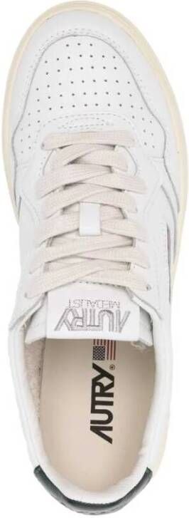 Autry Witte Zwarte leren sneakers met logo patch Beige Dames