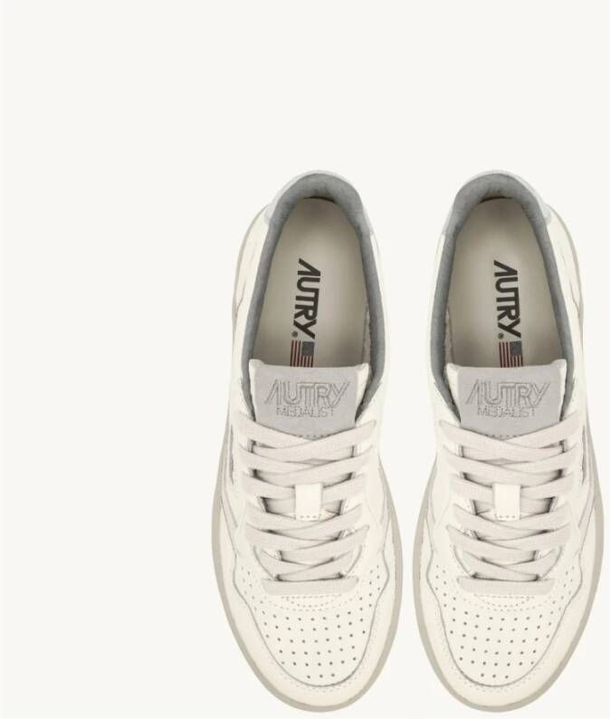 Autry Zilver Witte Sneakers Stijlvol Ontwerp