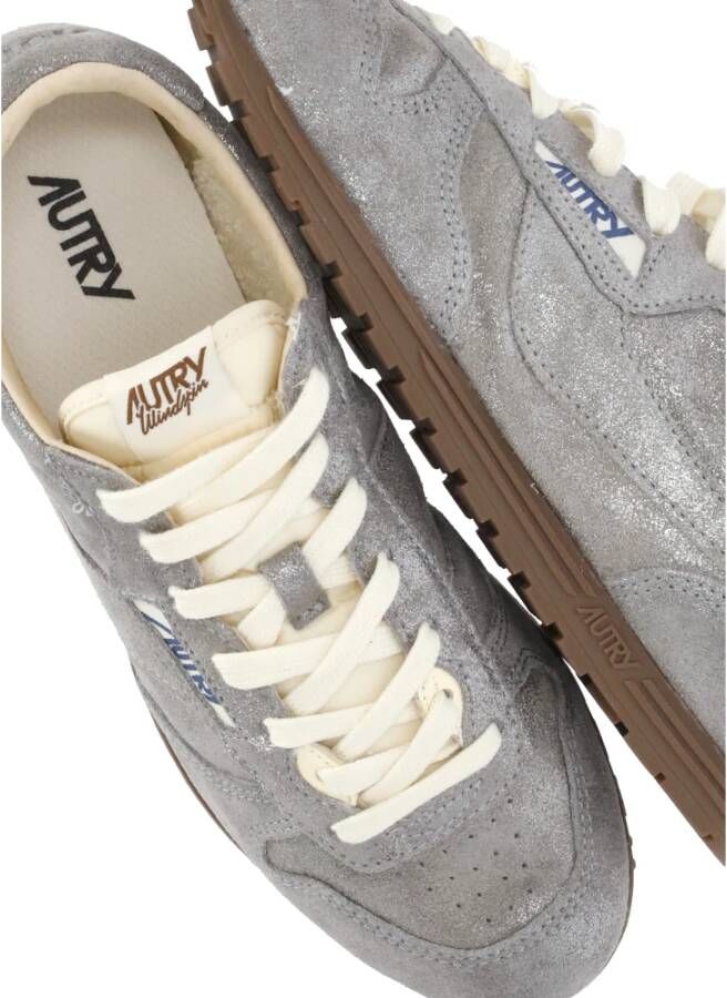 Autry Zilveren Leren Sneakers met Logodetails