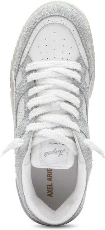 Axel Arigato Grijs Wit Leren Sneaker Logo Ontwerp