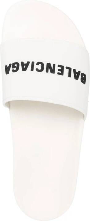 Balenciaga Beige Slide Sandaal voor stijlvolle vakanties Beige Dames