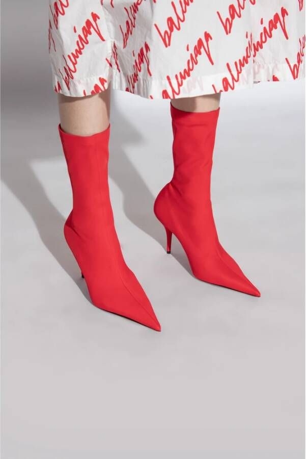 Balenciaga Enkellaarzen met 'mes'-hakken Rood Dames