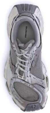 Balenciaga Gedestructureerde Stapler Sneakers met Avant-Garde Details