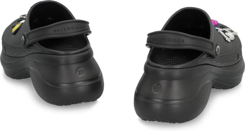 Balenciaga Rubberen klompen met Jibbitz-charms
