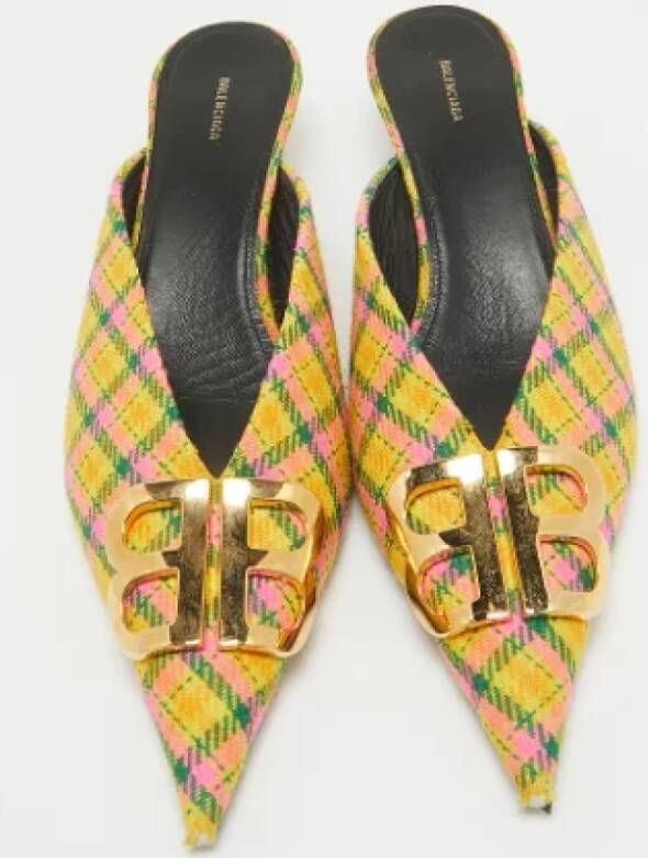 Balenciaga Vintage Pre-owned Canvas sandals Yellow Dames