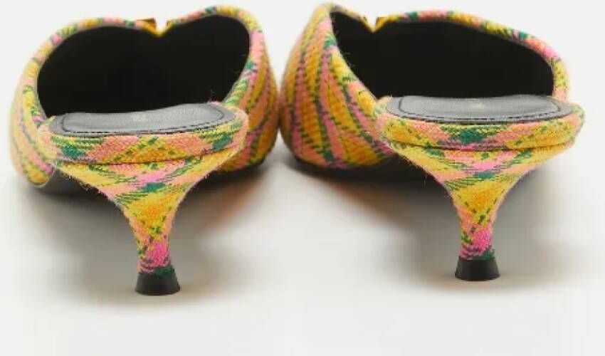 Balenciaga Vintage Pre-owned Canvas sandals Yellow Dames