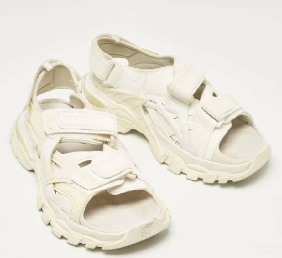 Balenciaga Vintage Pre-owned Fabric sandals Beige Heren