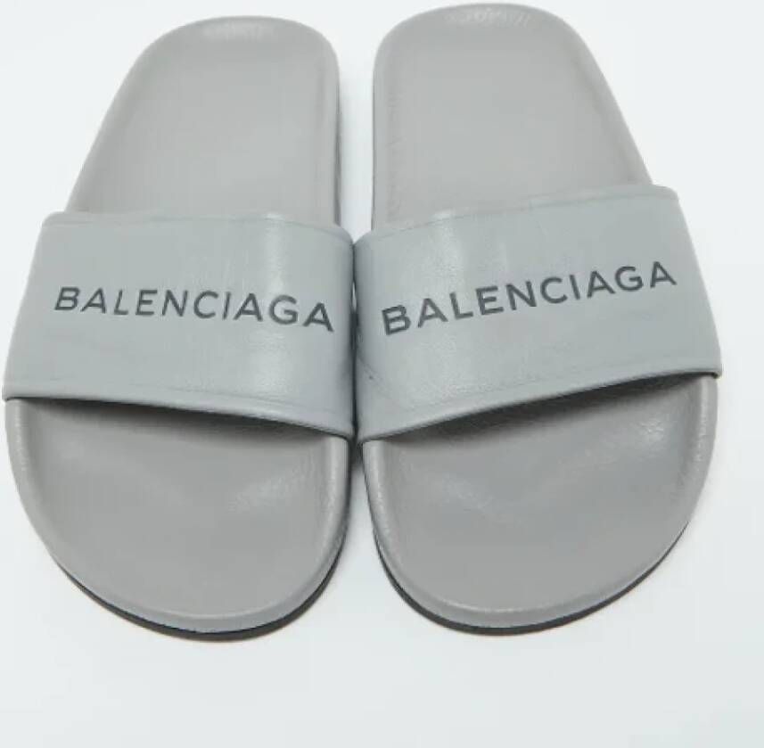 Balenciaga Vintage Pre-owned Leather flats Gray Dames