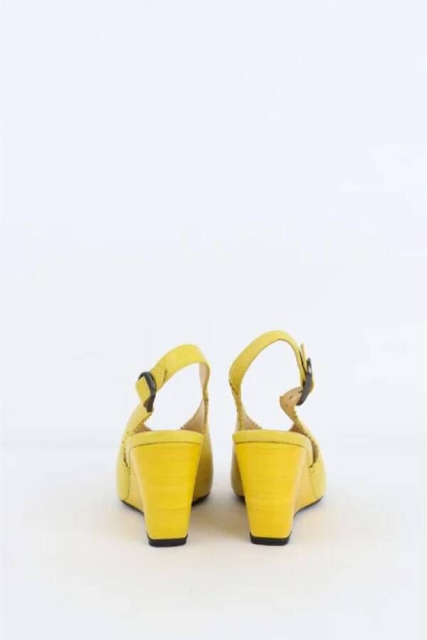 Balenciaga Vintage Pre-owned Leather sandals Yellow Dames