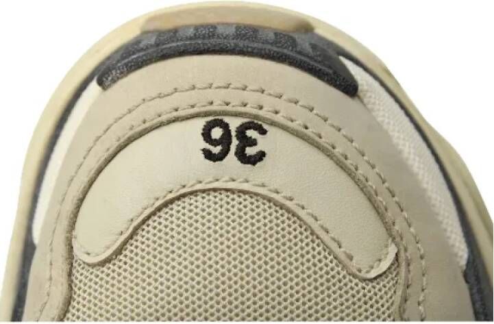 Balenciaga Vintage Pre-owned Polyester sneakers Beige Dames