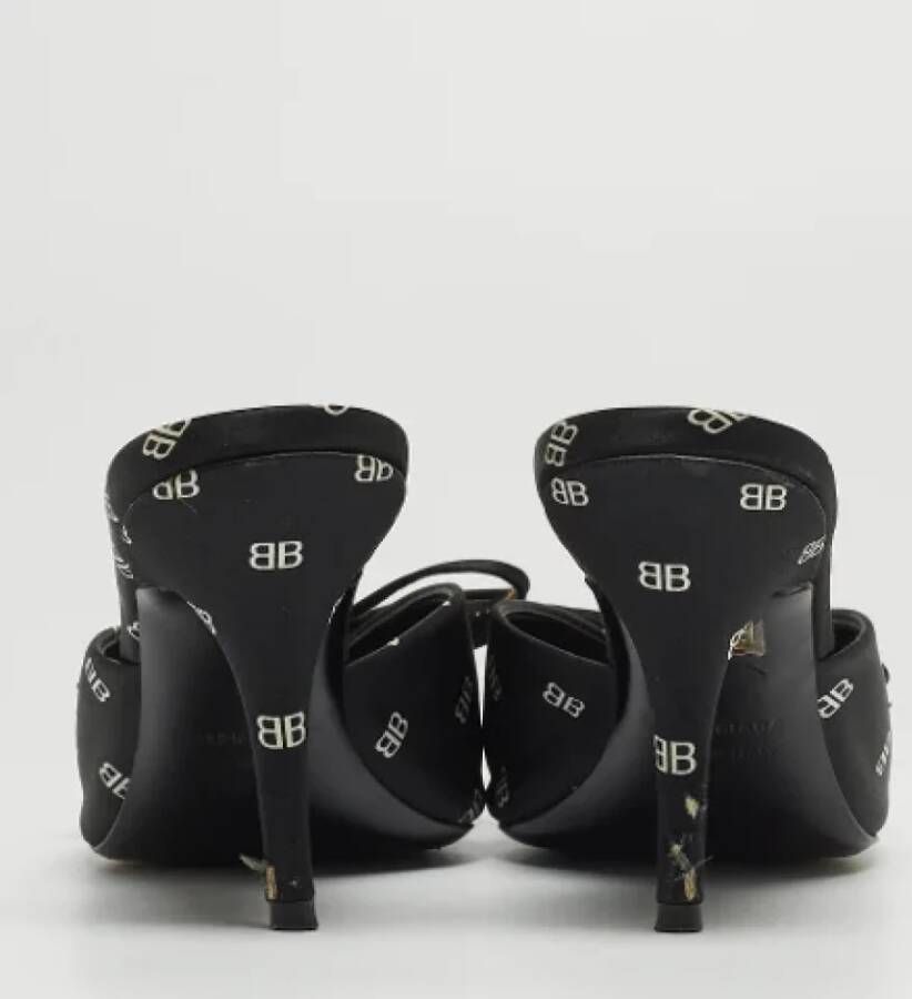 Balenciaga Vintage Pre-owned Satin sandals Black Dames