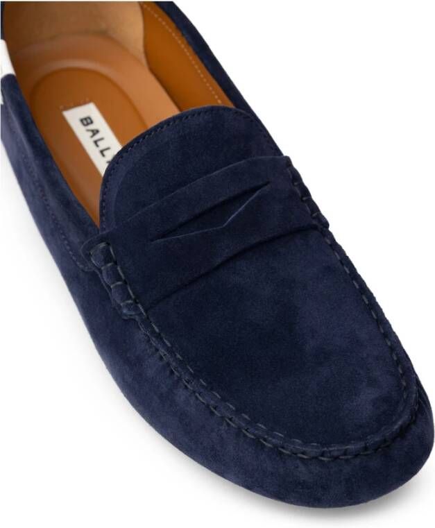 Bally Blauwe Suède Loafers met Ronde Neus