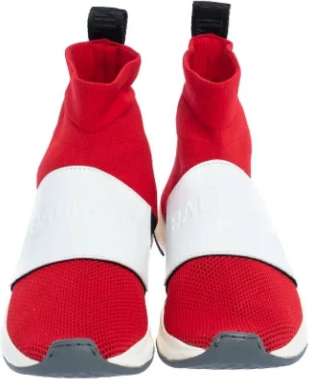 Balmain Pre-owned Fabric sneakers Red Dames