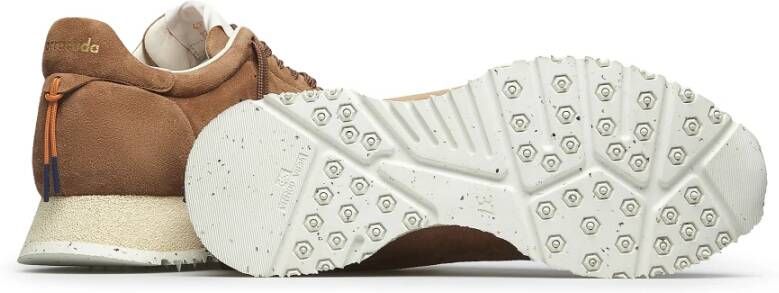 Barracuda Bruine leren sneakers Italiaanse stijl
