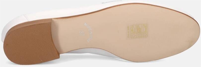 Belle Vie Witte leren mocassin schoen
