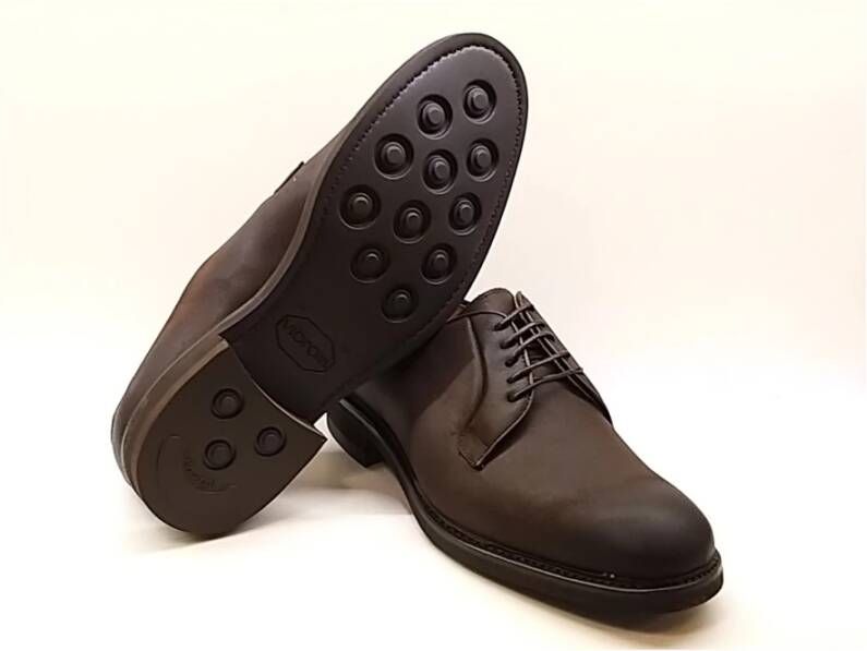 Berwick Bruine Leren Blucher Schoen met Vibram Rubberen Zool