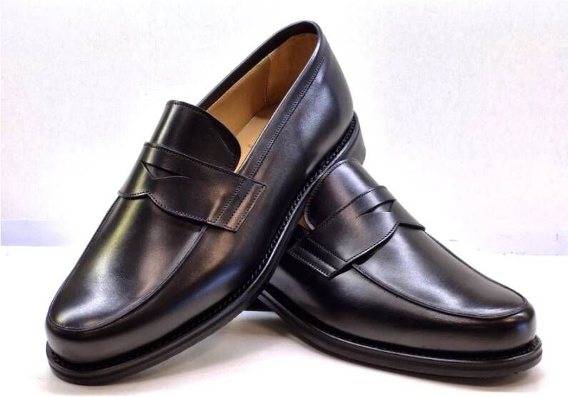 Berwick Klassieke Zwarte Mocassin met Lederen Details Black Heren