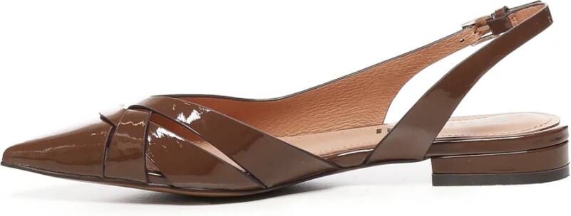 Bibi Lou Bruine platte schoenen met puntige neus